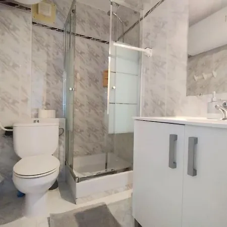 Beautiful 2 Bedroom With Sea Views, Close To Burriana Beach, Διαμέρισμα Nerja