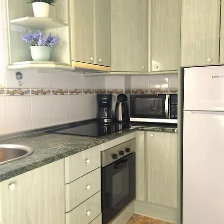 Beautiful 2 Bedroom With Sea Views, Close To Burriana Beach, شقة
