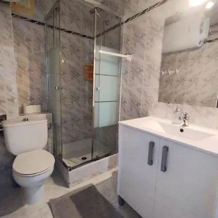 Beautiful 2 Bedroom With Sea Views, Close To Burriana Beach, شقة *